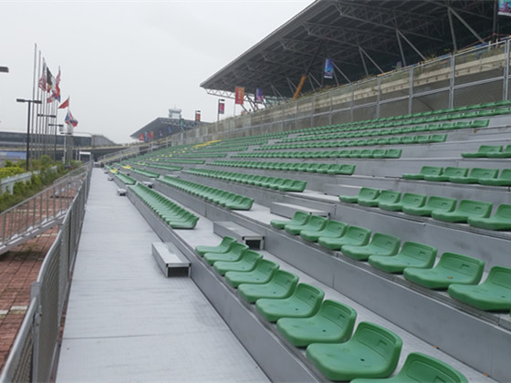 可拆卸拼装看台-低靠背吹塑椅-层侧全封闭 可拆卸拼装看台-低靠背吹塑椅-层侧全封闭