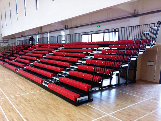 体育场馆的伸缩座椅日常养护清洁