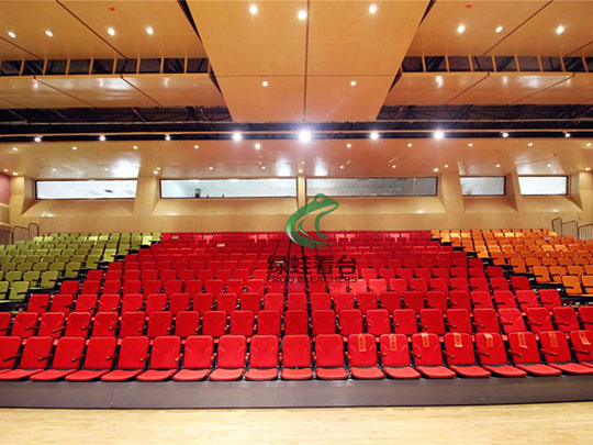 电动伸缩看台-前置翻板包棉座椅 电动伸缩看台-前置翻板包棉座椅