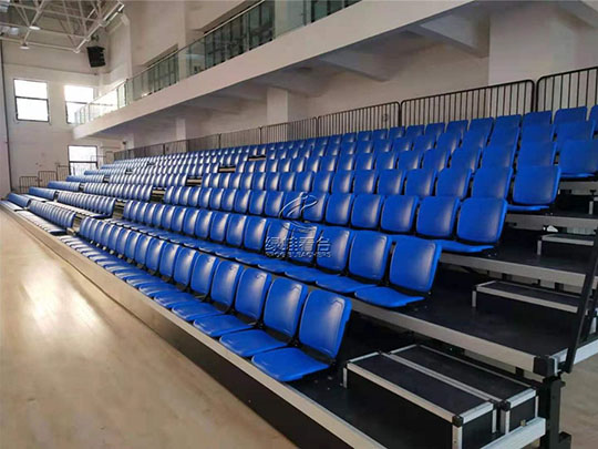 手动伸缩看台-前置翻板吹塑座椅 手动伸缩看台-前置翻板吹塑座椅