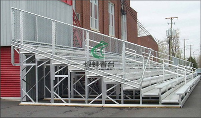 绿蛙豪华型铝制看台