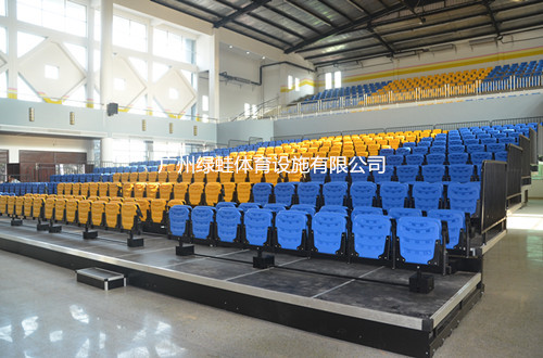 广州大学附属中学一层双排伸缩看台