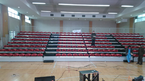 上海打虎山路一小可移动式伸缩看台