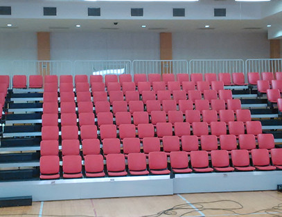 上海打虎山路一小可移动式伸缩看台