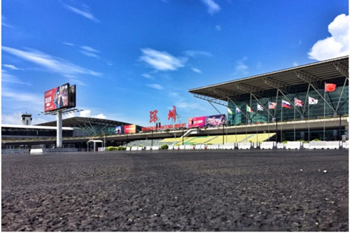 绿蛙看台助阵深圳国际车窗SMA国际漂移嘉年华