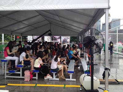 绿蛙看台助威广汽本田凌派杯五人足球争霸