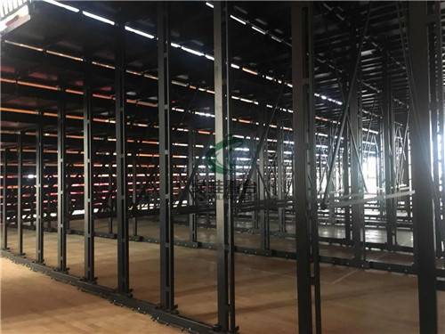 湛江市北大附属实验学校16层伸缩看台