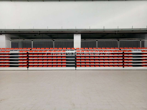 湖南双峰县全民健身游泳馆伸缩看台完工