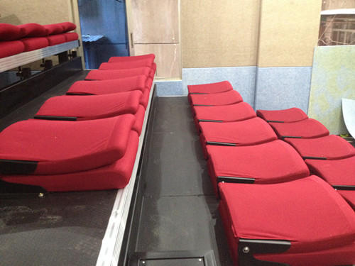 南昌市某公安消防大队软包椅伸缩看台