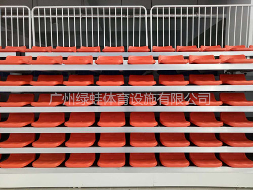 湖南双峰县全民健身游泳馆伸缩看台完工