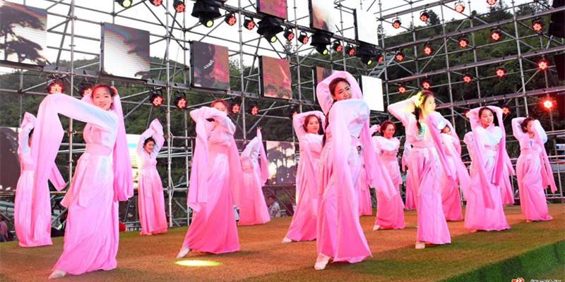 绿蛙看台带你到云台山斗牛场