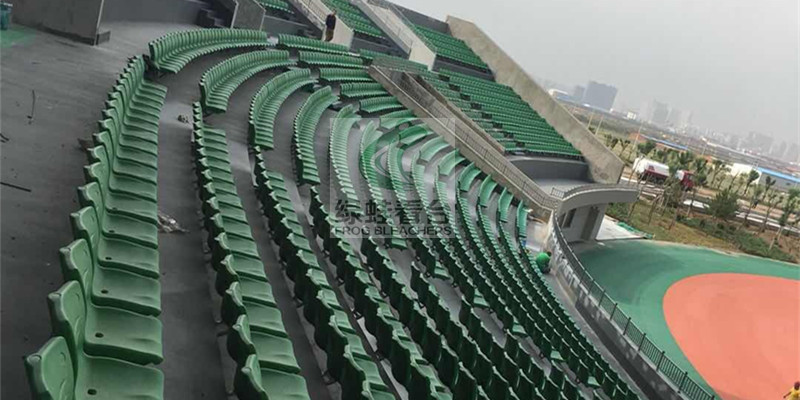 中靠背吹塑立装座椅