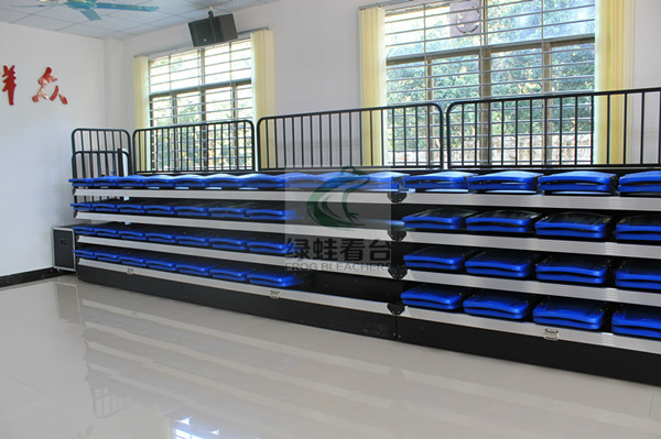 绿蛙可移动式伸缩看台座椅