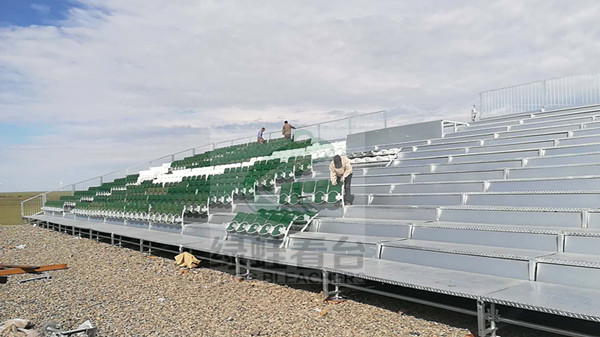 绿蛙注塑翻板可拆卸拼装看台