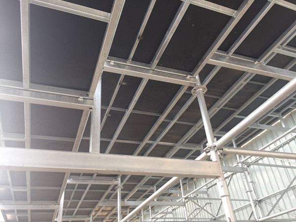 绿蛙看台-可拆卸拼装看台-低靠背-半封闭