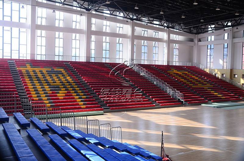 中小学校将步入伸缩看台的时代