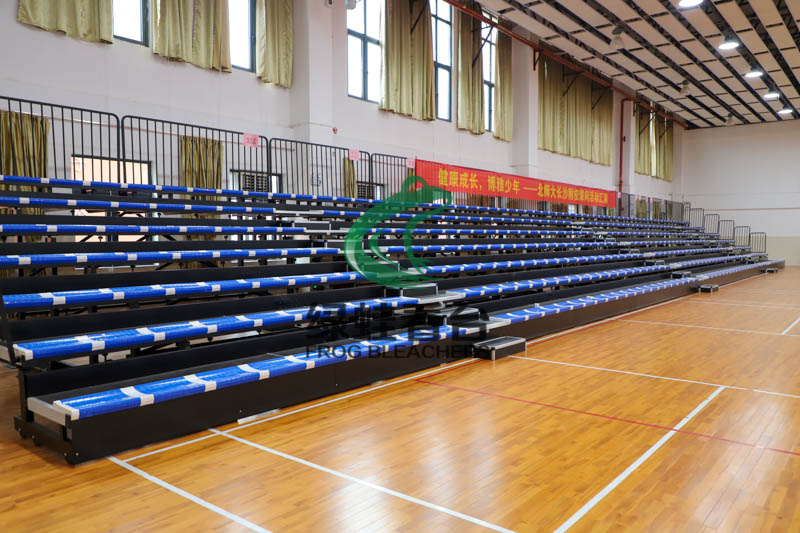 中小学校将步入伸缩看台的时代