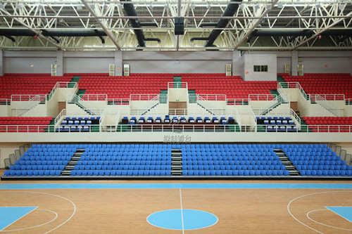 江西崇仁一中体育馆看台座椅
