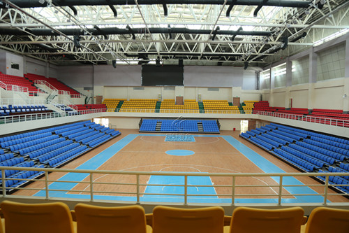 江西崇仁一中体育馆看台座椅