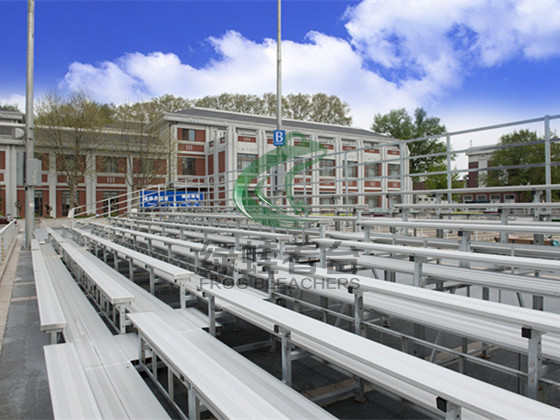 铝合金看台是中小型体育场地看台的优质解决方案之一