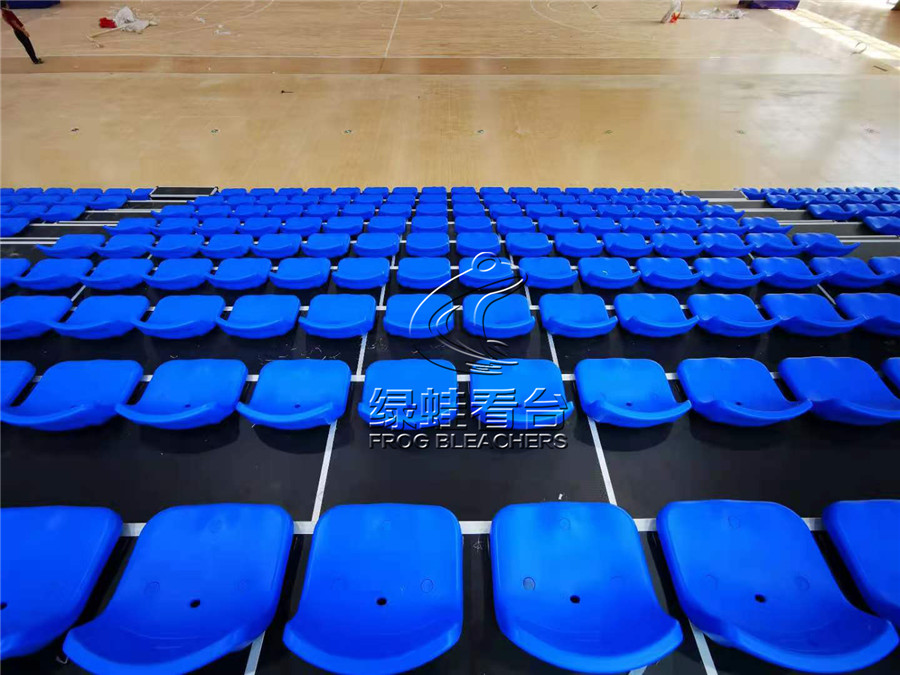 韶山学校高新校区体育馆看台座椅