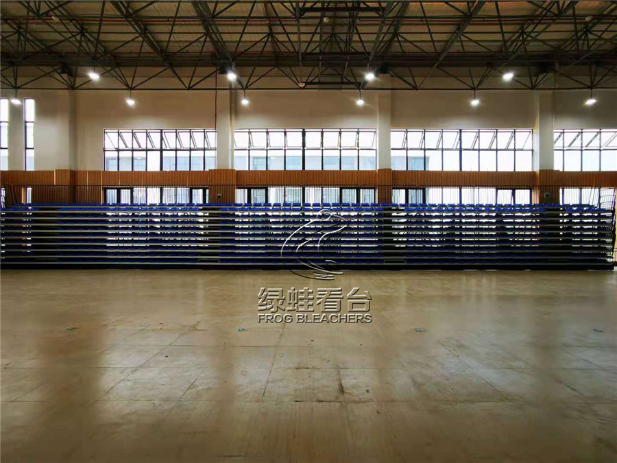 韶山学校高新校区体育馆看台座椅