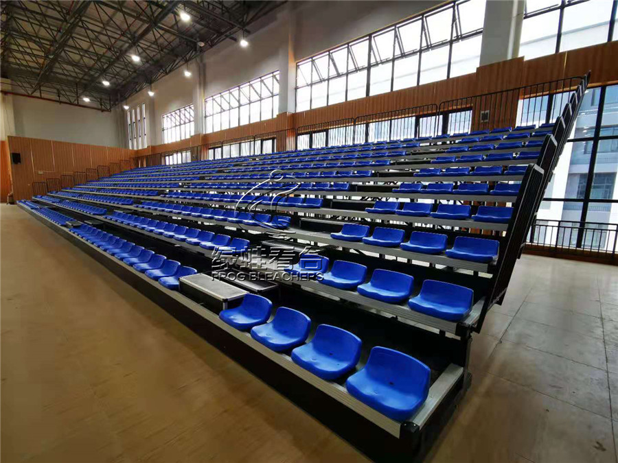 韶山学校高新校区体育馆看台座椅