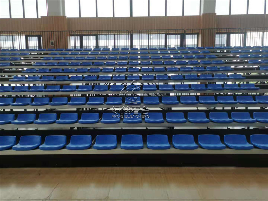 韶山学校高新校区体育馆看台座椅