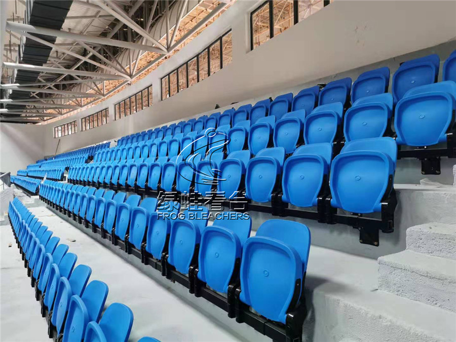 侧装翻板气辅看台座椅