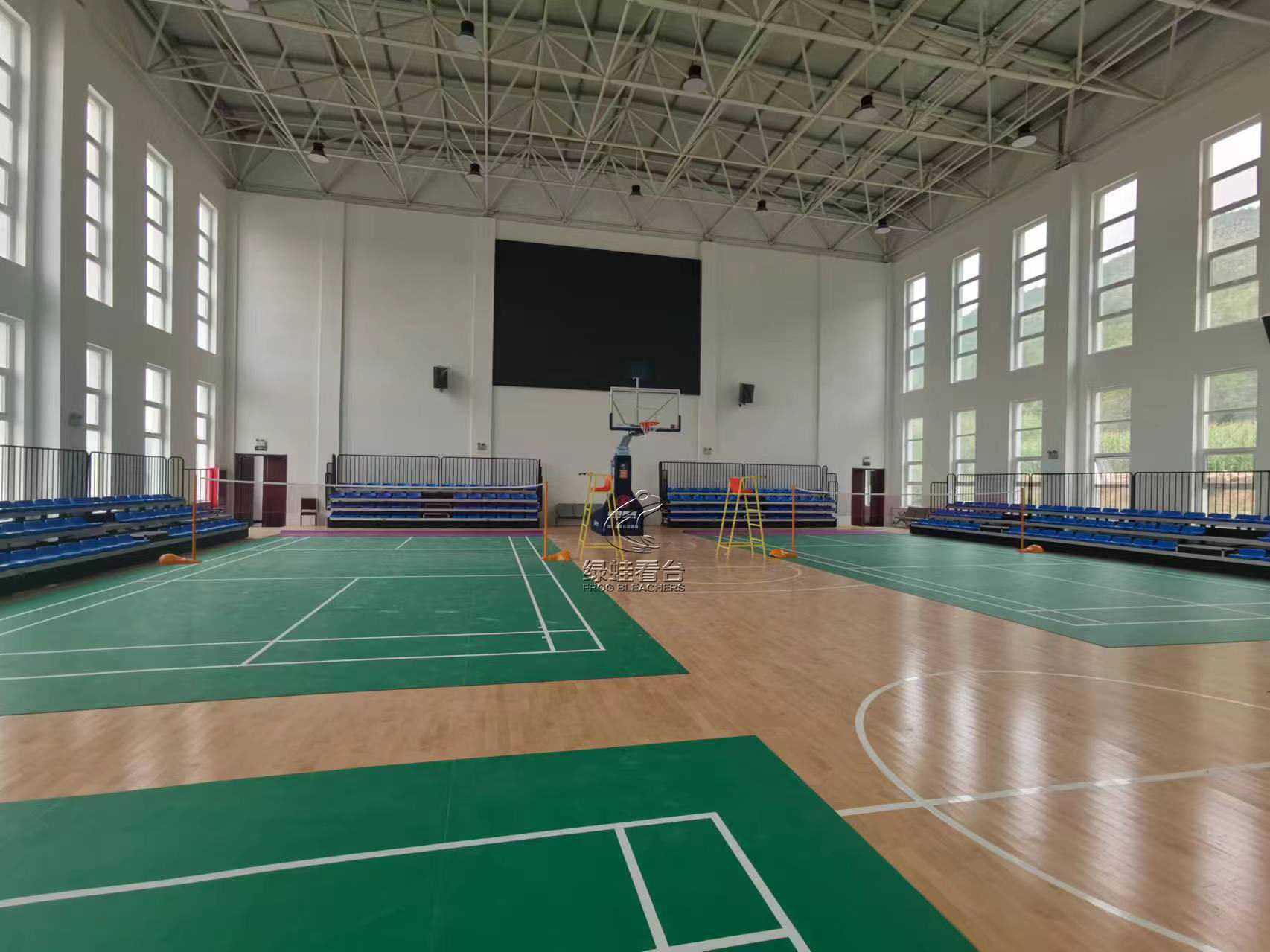 甘肃通渭县体育馆手动伸缩看台