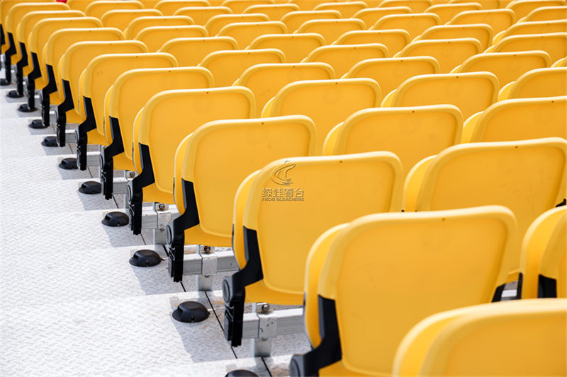 固定看台座椅的安装